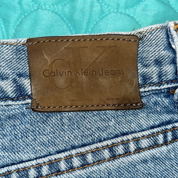 Calvin Klein Jeans Jr Low Rider Jean Shorts All Over Sandblast Size 7 - Picture 6 of 6